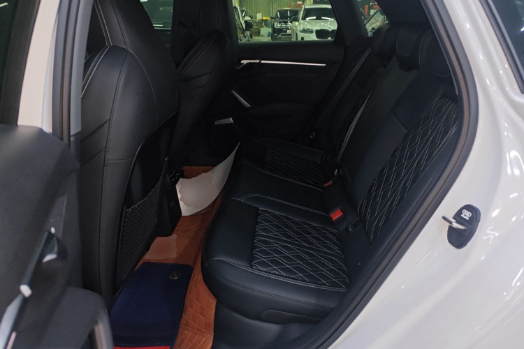 奥迪A3 2025款 Sportback 35TFSI 飞驰尊享型中控内饰7004