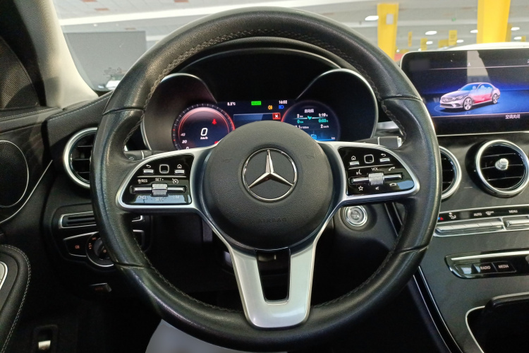 奔驰C级 2019款 C 260 L 运动版局部细节13