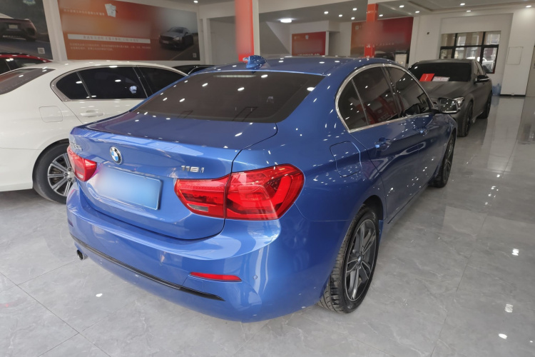 宝马1系 2018款 改款 118i 运动型车身外观7