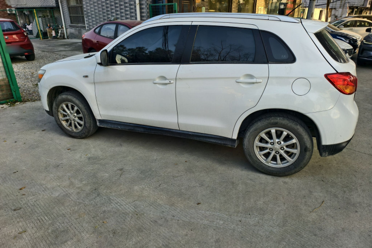 三菱 劲炫ASX 2013款 2.0L CVT两驱精英版车身外观6003