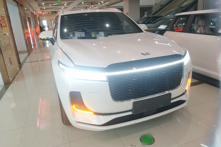 理想汽车 理想ONE 2021款 增程6座版车身外观3