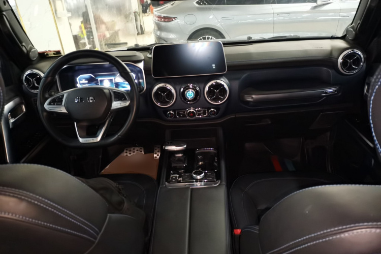 北京越野 北京BJ40 2020款 2.0T 自动四驱城市猎人版侠客型中控内饰12