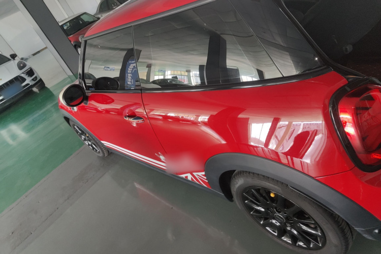 MINI 2020款 1.5T ONE PLUS车身外观4