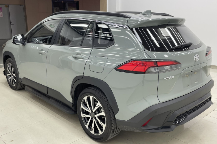 丰田 卡罗拉锐放 2022款 2.0L 旗舰版车身外观6009