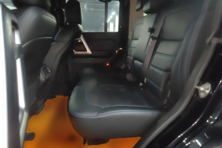 北京BJ40 2020款 2.0T 自动四驱城市猎人版至尊型中控内饰21