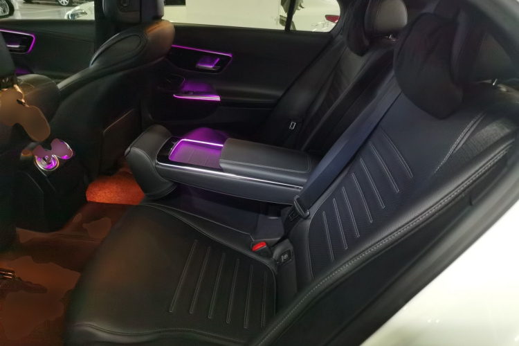 奔驰C级 2022款 C 260 L 运动版中控内饰21