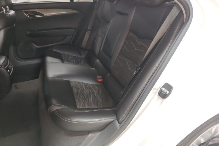 凯迪拉克ATS-L 2016款 28T 精英型中控内饰7004