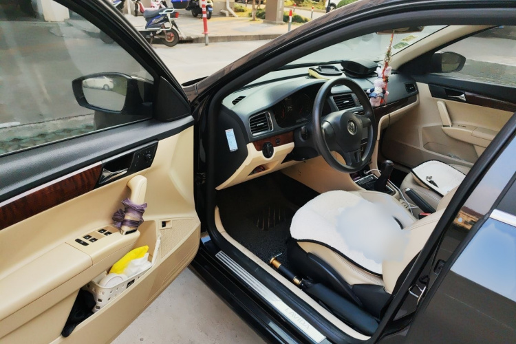 大众 朗逸 2013款 改款经典 1.6L 手动舒适版中控内饰7003