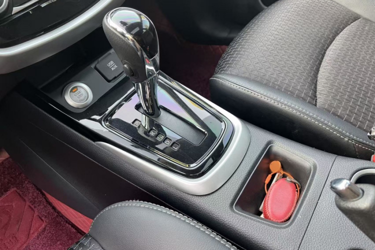 日产 骐达TIIDA 2016款 1.6L CVT智行版中控内饰7002