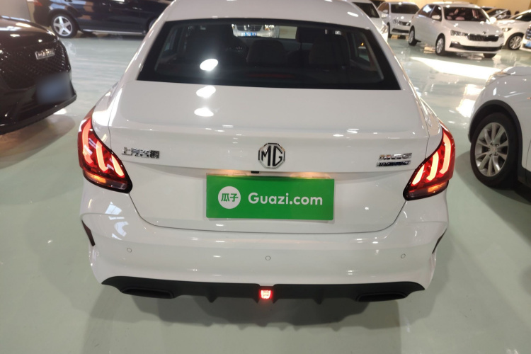 名爵 MG5 2023款 180DVVT 手动风尚版车身外观6