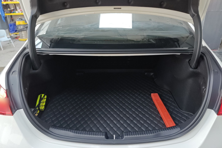 奔驰C级 2022款 C 200 L 运动版机舱底盘23