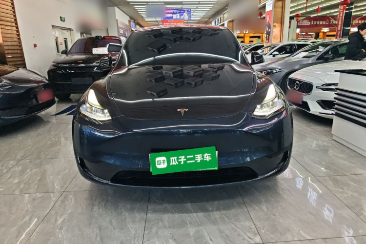 特斯拉 Model Y 2024款 后轮驱动版车身外观2