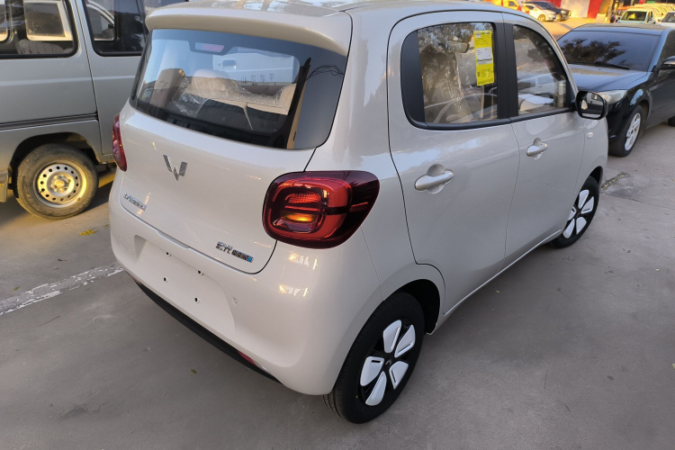 五菱汽车 宏光MINIEV 2025款 四门版 进阶款车身外观7