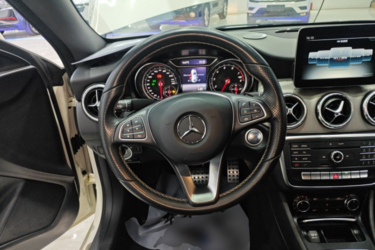奔驰CLA 2017款 CLA 200 动感型局部细节13