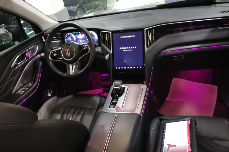 红旗HS7 PHEV 2024款 2.0T PHEV 四驱旗畅版 6座中控内饰12