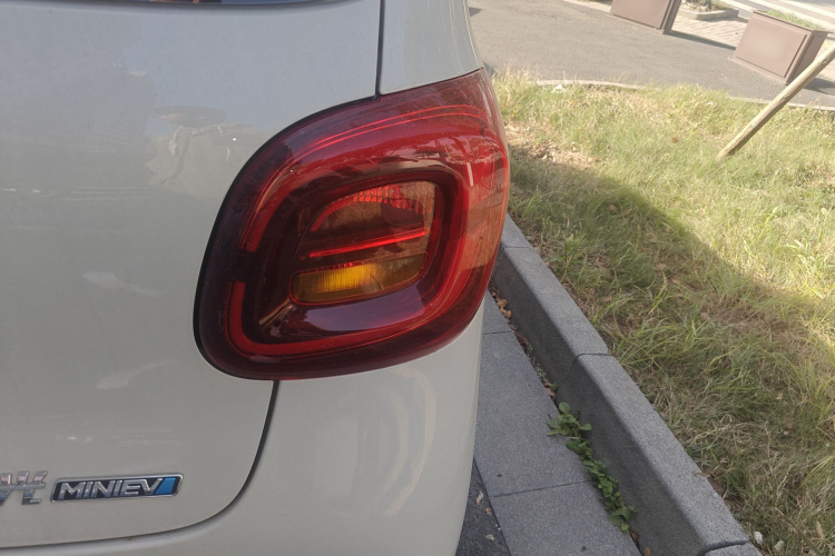 五菱汽车 宏光MINIEV 2025款 四门版 进阶款车身外观9