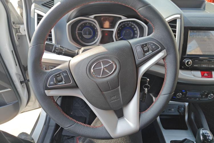 江汽集团 瑞风S3 2016款 1.5L 手动豪华智能型中控内饰13