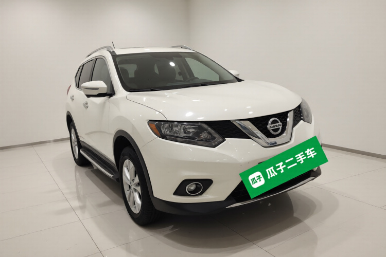 日产 奇骏 2015款 2.0L CVT舒适MAX版 2WD车身外观3