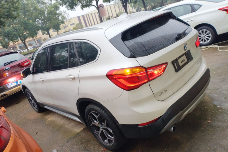 宝马X1 2019款 sDrive18Li 尊享型车身外观4