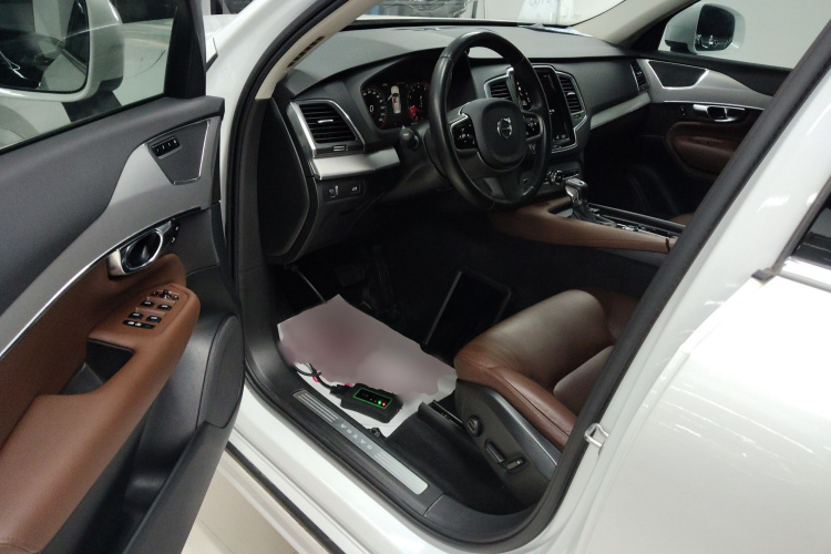 沃尔沃XC90 2020款 T5 智行豪华版 5座中控内饰7003