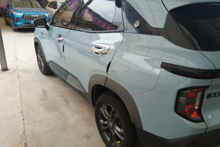 宝骏RS-3 2020款 1.5L 手动智能豪华型车身外观4