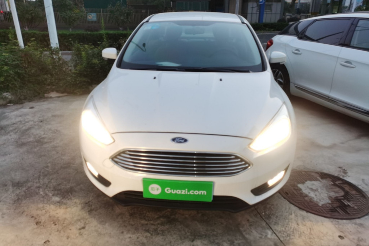 福特 福克斯 2017款 三厢 1.6L 自动舒适型智行版车身外观6001