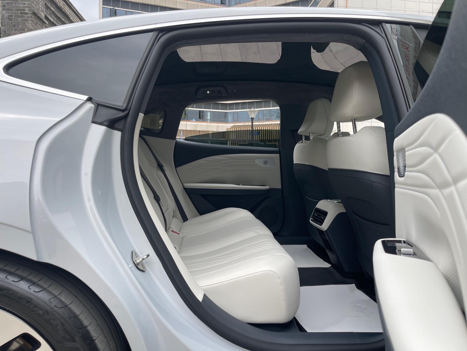 吉利银河 银河E8 2024款 665km 后驱星舰 远航版