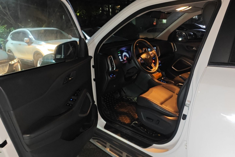 北京现代ix35 2019款 2.0L 自动两驱智勇·畅享版 国VI中控内饰20