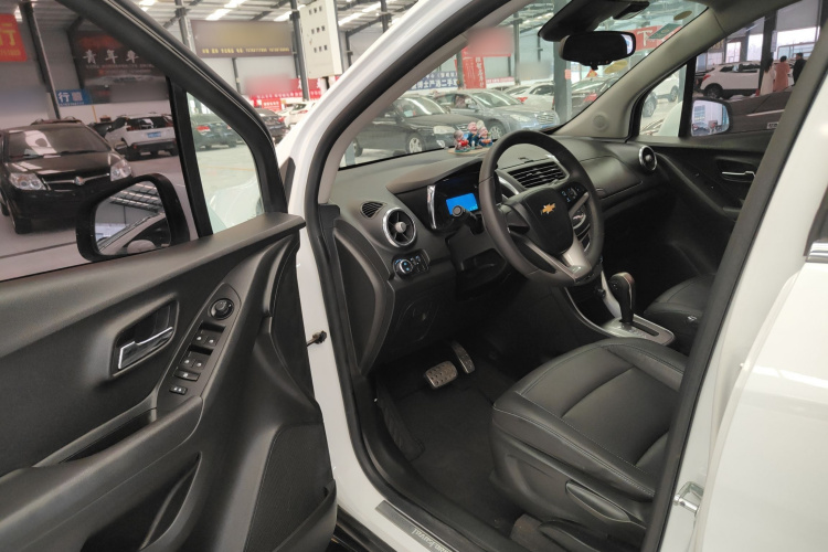 雪佛兰 创酷 2014款 1.4T 自动四驱旗舰型中控内饰20