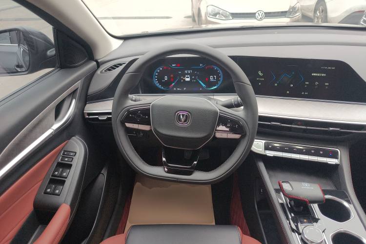 长安 逸动 2024款 PLUS 蓝鲸NE 1.4T GDI DCT高能版局部细节13