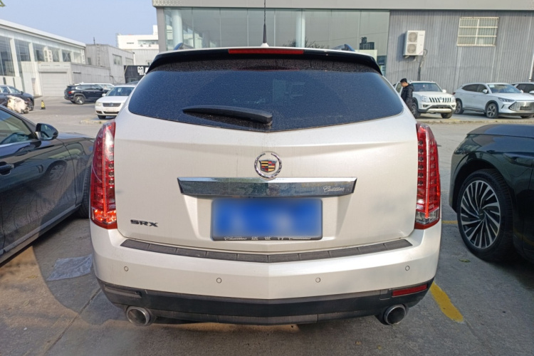 凯迪拉克SRX 2015款 3.0L 精英型车身外观6