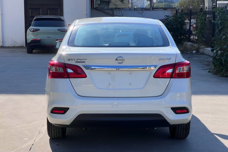 日产 轩逸 2024款 改款三 经典 1.6XE CVT舒适版车身外观6005