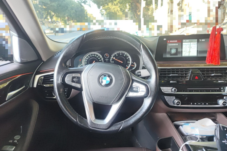 宝马5系 2018款 525Li 豪华套装局部细节13