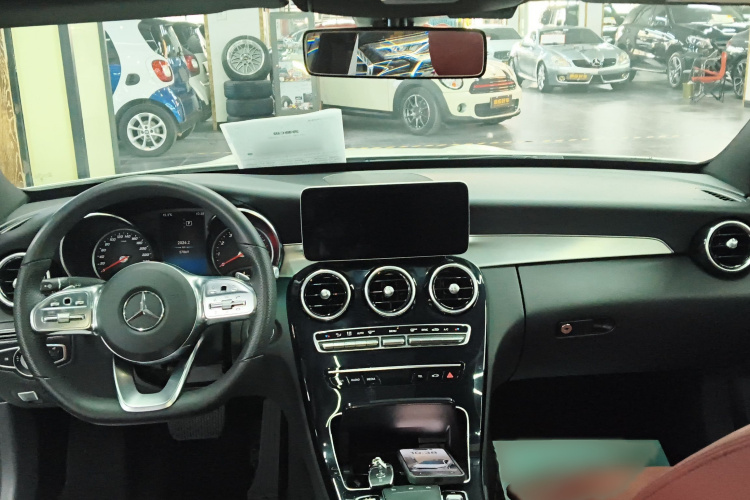 奔驰C级 2019款 C 260 运动版中控内饰7002