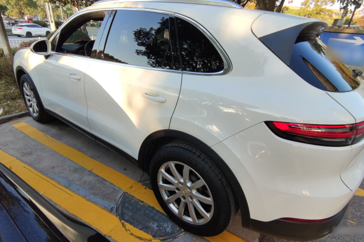 保时捷 2019款 Cayenne 3.0T车身外观6003
