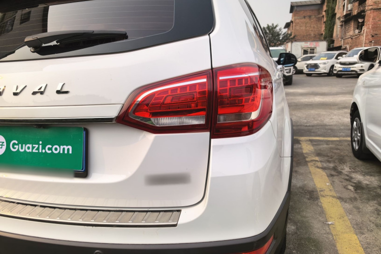 哈弗H6 2018款 红标 运动版 1.5T 自动两驱尊贵型车身外观9