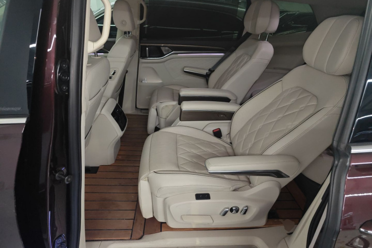 大众 威然 2020款 380TSI 尊贵版中控内饰21