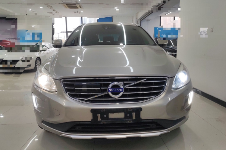 沃尔沃XC60 2016款 T5 AWD 智驭版车身外观2