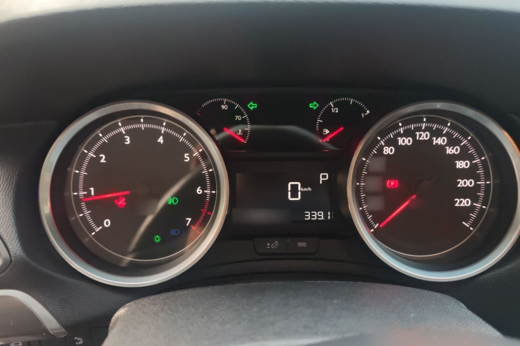 标致408 2014款 1.8L 自动豪华版局部细节14