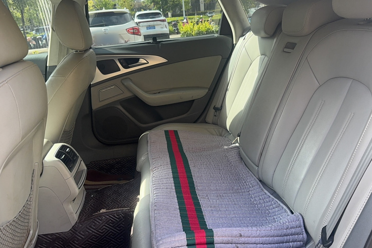 奥迪A6L 2015款 TFSI 百万纪念智领型中控内饰7001