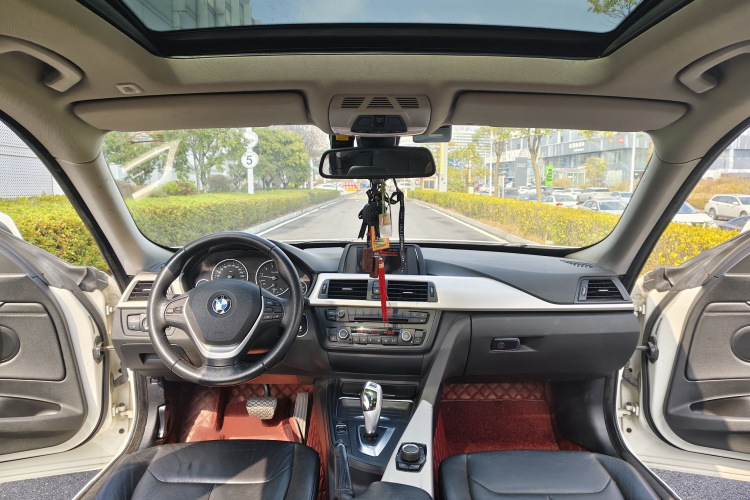 宝马3系GT 2013款 320i 领先型中控内饰7005