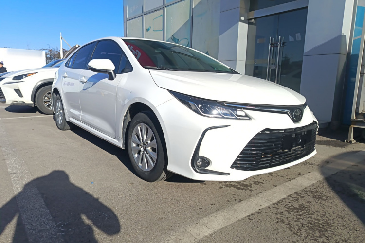 丰田 卡罗拉 2019款 1.2T S-CVT GL-i精英版车身外观3