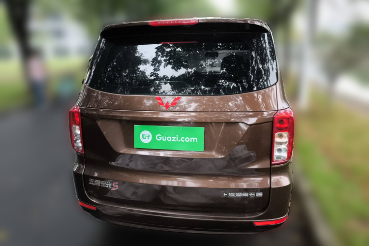 五菱汽车 五菱宏光 2021款 1.5L改款 S标准型 液压助力LAR车身外观6004