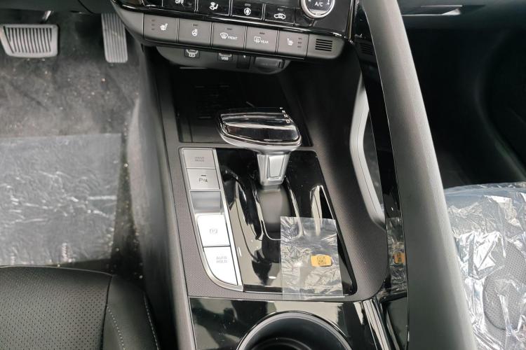 现代 伊兰特 2023款 1.5L CVT LUX尊贵版中控内饰7003