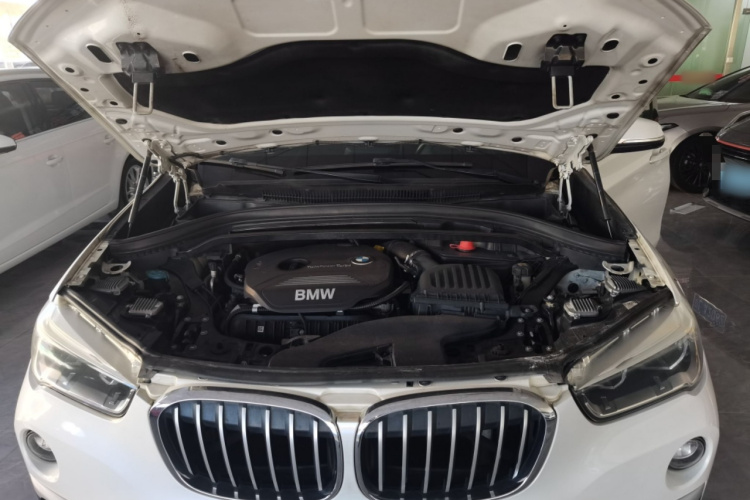 宝马X1 2018款 xDrive20Li 尊享型机舱底盘24