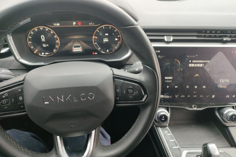 领克01 2021款 2.0TD 两驱型Pro中控内饰12