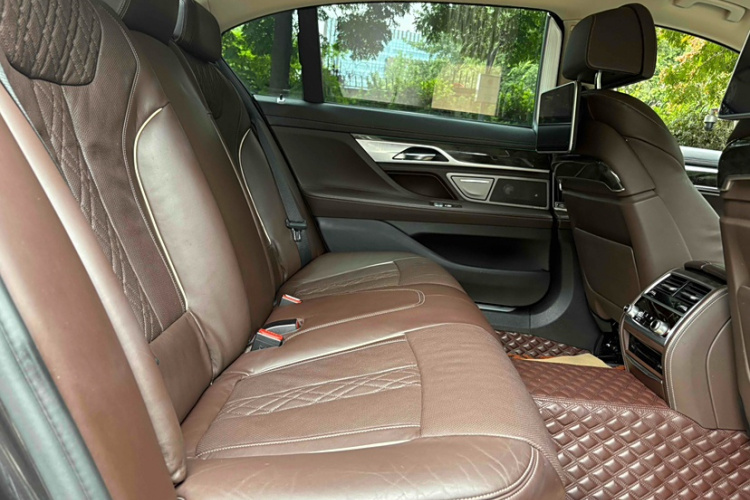 宝马7系 2016款 740Li 领先型中控内饰7003