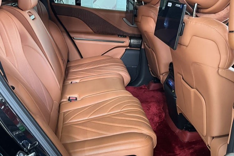 仰望U8 2023款 豪华版车身外观6006