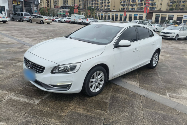 沃尔沃S60 2018款 S60L T3 智进版车身外观6006