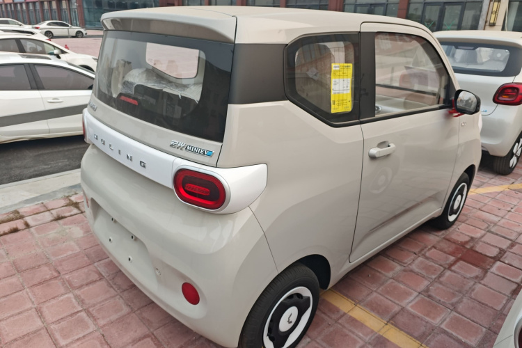 五菱汽车 宏光MINIEV 2024款 第三代 215km 青春版车身外观7